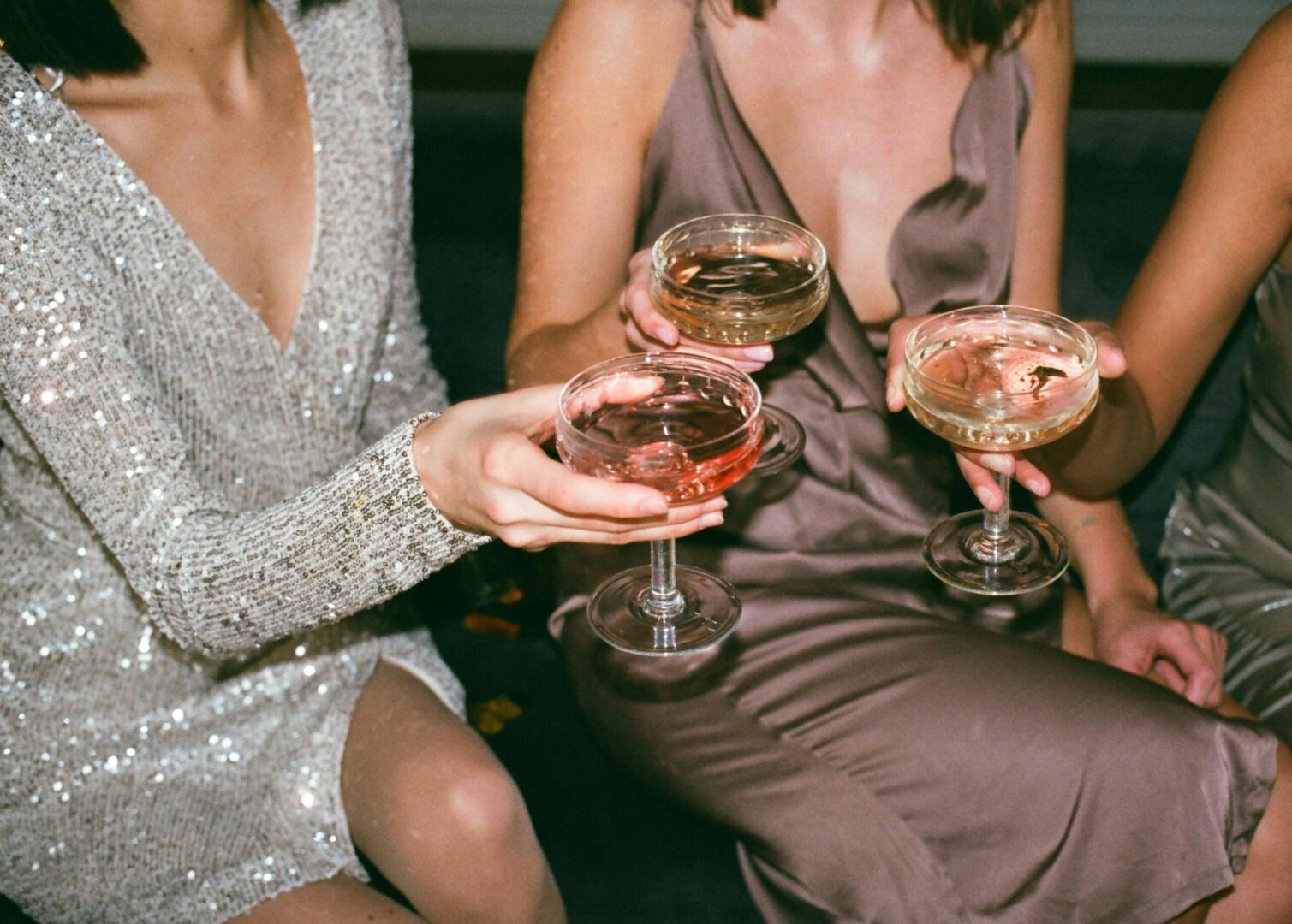 Soirées et mariages chics : comment briller avec une robe de cocktail élégante